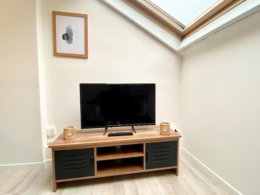 Newz4 - Centre-Ville - Tv - Wifi Calais Dış mekan fotoğraf